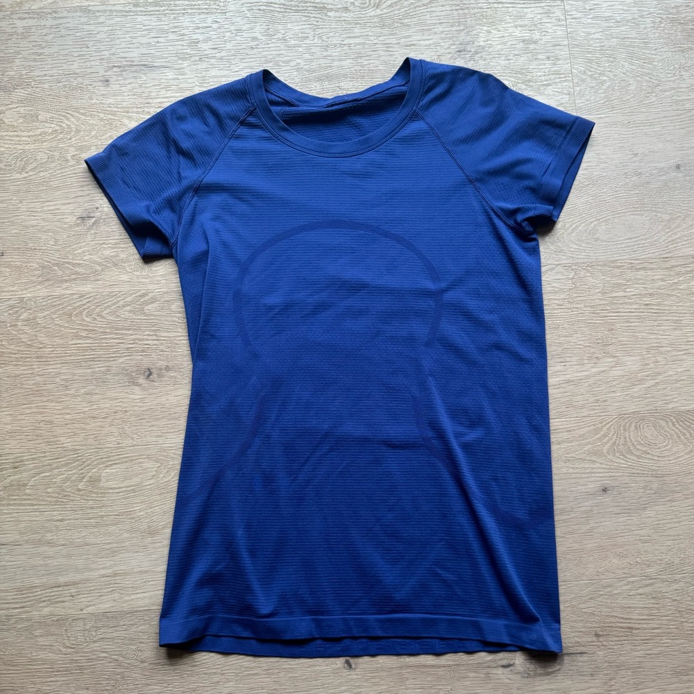 Lululemon Swiftly Tech Short Sleeve Shirt 2.0 Hip Length Size 10 Royal Blue